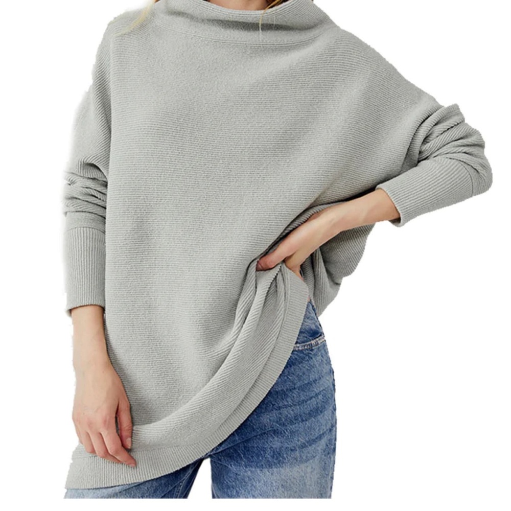 Free People oversized grey Ottoman Tunic sweater size small.